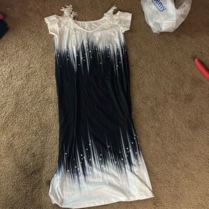 Women’s dress. Soft material. Size medium